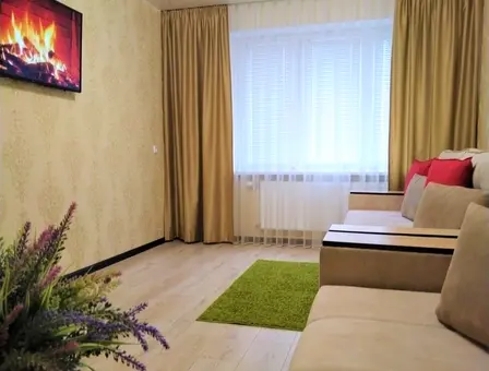 Двухкомнатная квартира на сутки в Лида, ул. Космонавтов 2