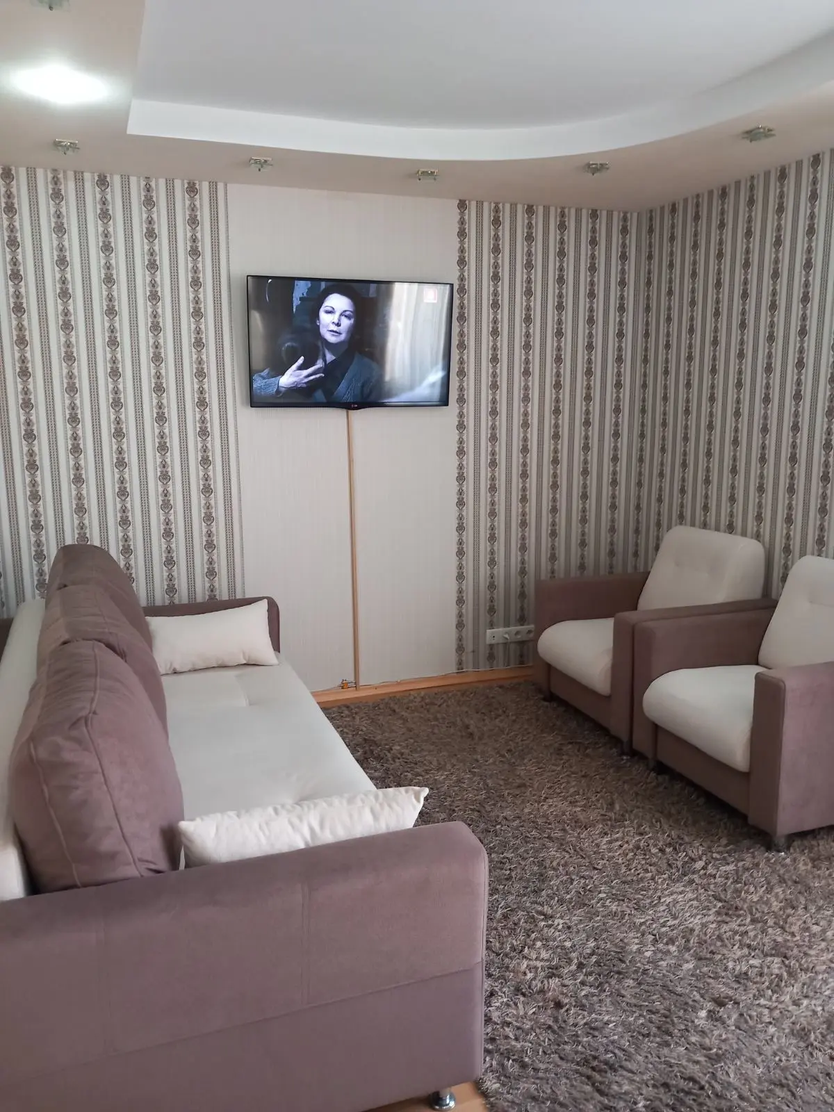 Четырехкомнатная квартира на сутки в Лида, ул. 7 Ноября 6/2